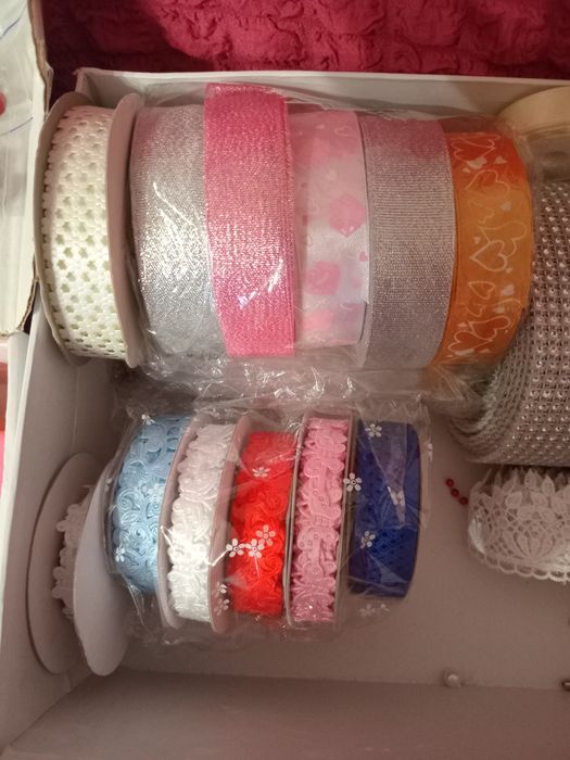 Ленты, стразы, клей.  Если всё купить одним лотом, отдам за 1000гр.