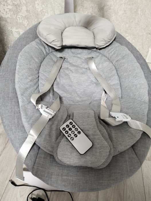 Продам дитячий заколисуючий центр в гарному стані.