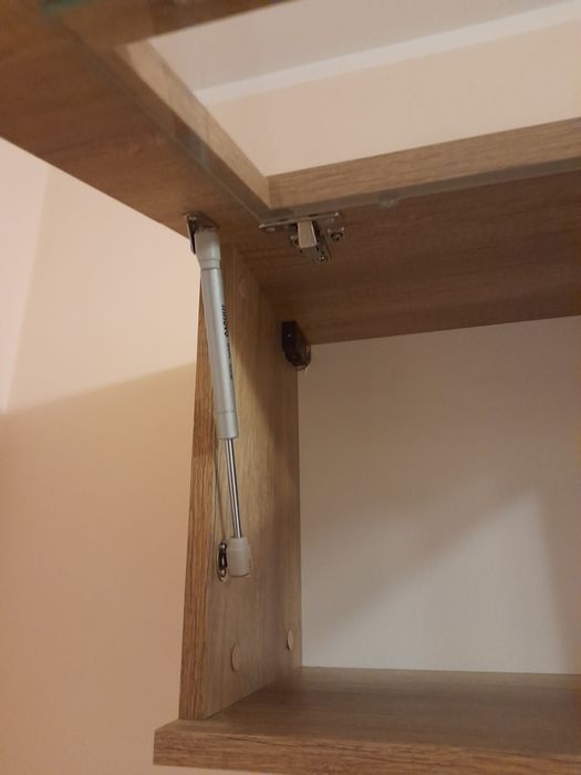 Wisząca  witryna
