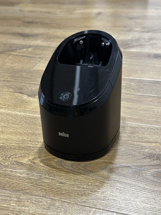 Braun S9 очисна зарядна станція