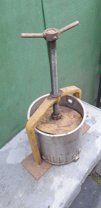 Продам пресс для выжимания сока