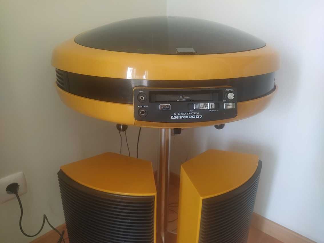 Weltron 2007 Stereo System - Space Age design