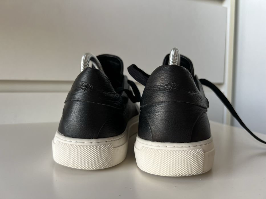 Czarne skórzne trampki Massimo Dutti