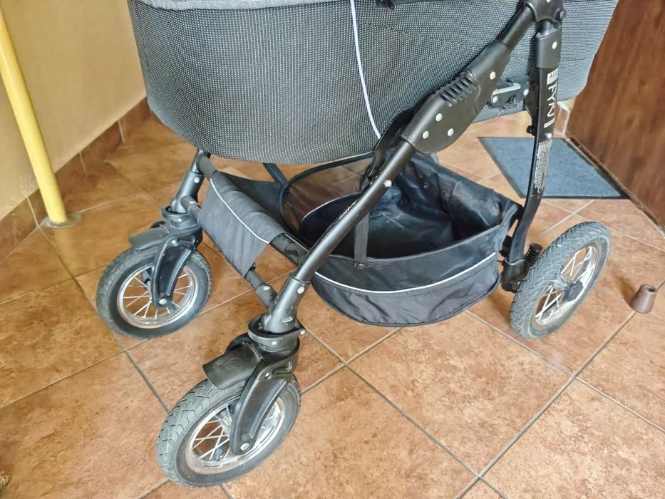 Wózek dziecięcy głęboki wraz ze spacerówką 2 w 1