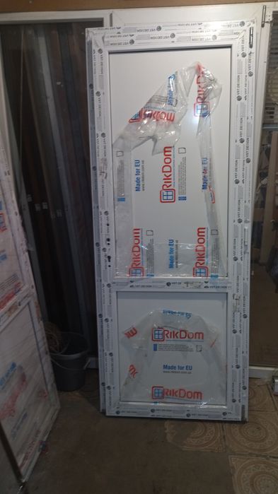 Двері металопластикові нові