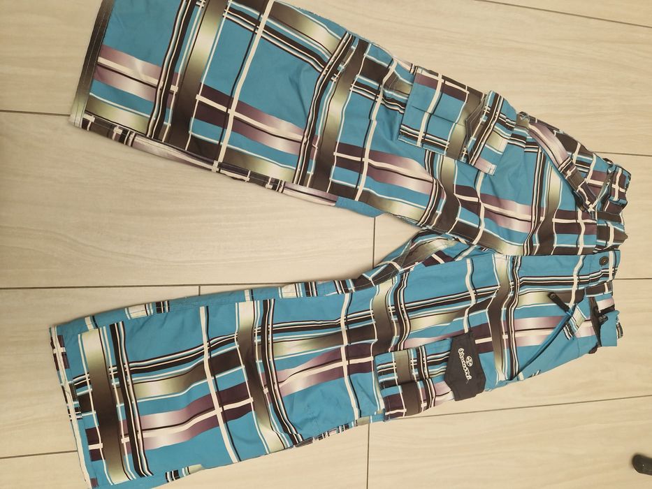 Spodnie jak nowe narciarskie snowboardowe dla dziecka 140cm