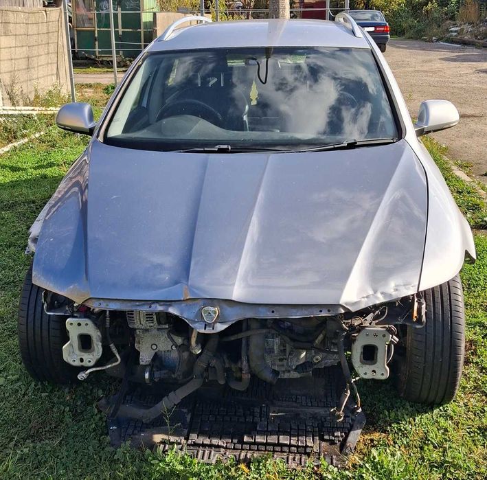 Skoda Superb 2,0TDI-rok 2011 diesel,kod lak:8E8E,silnik:CFGB-na części