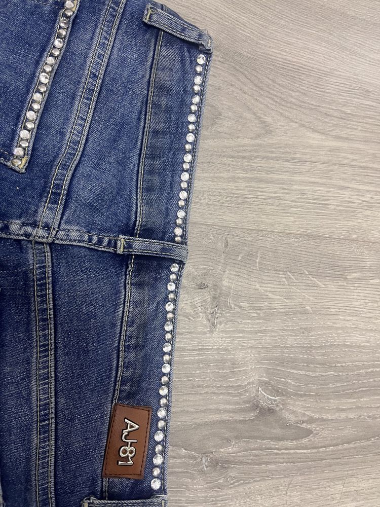 Жіночі джинси Armani 26 розмір