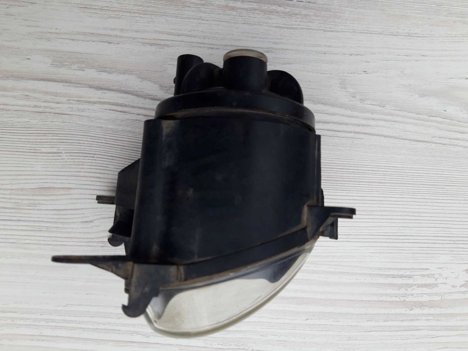 Противотуманная фара ПТФ AUDI A8 D2 4D0941699B