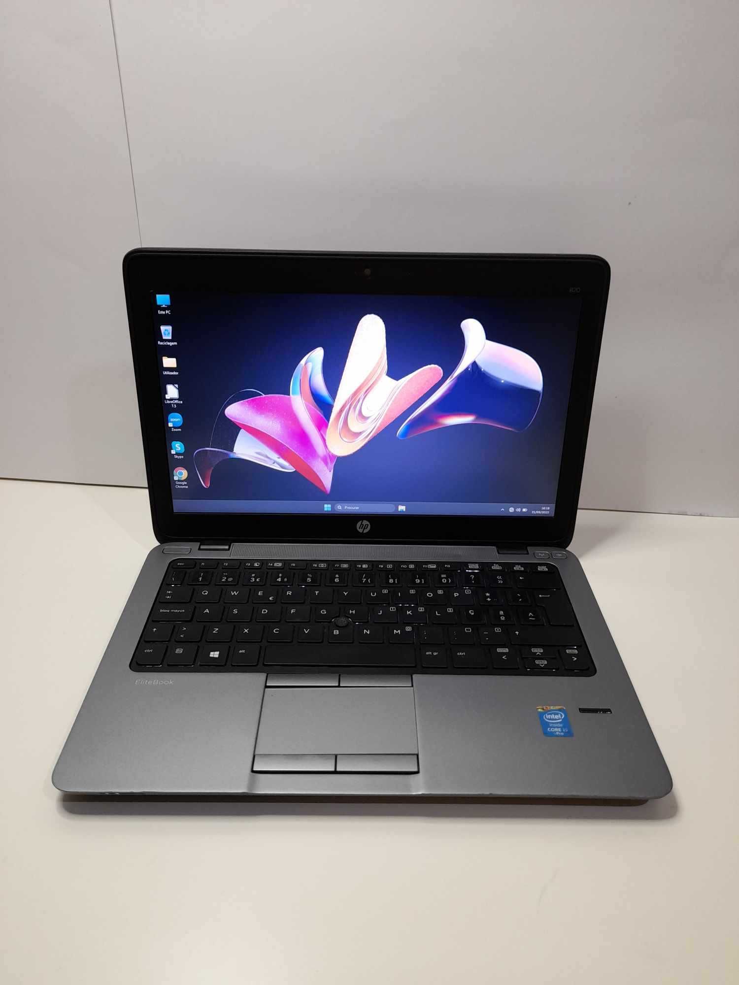 HP Elitebook 820G1 -- Intel Core i5 / 8Gb / SSD 120Gb / Tec. Iluminado