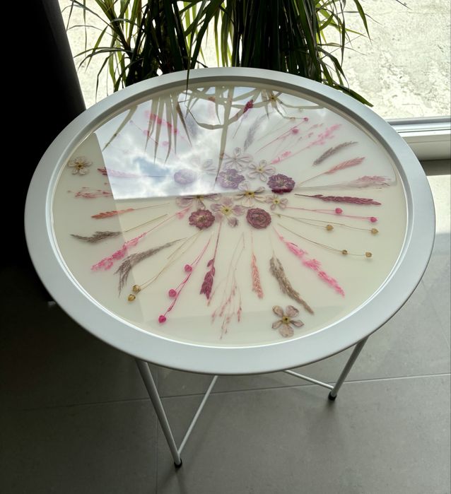 Stolik z żywicą rękodzieło