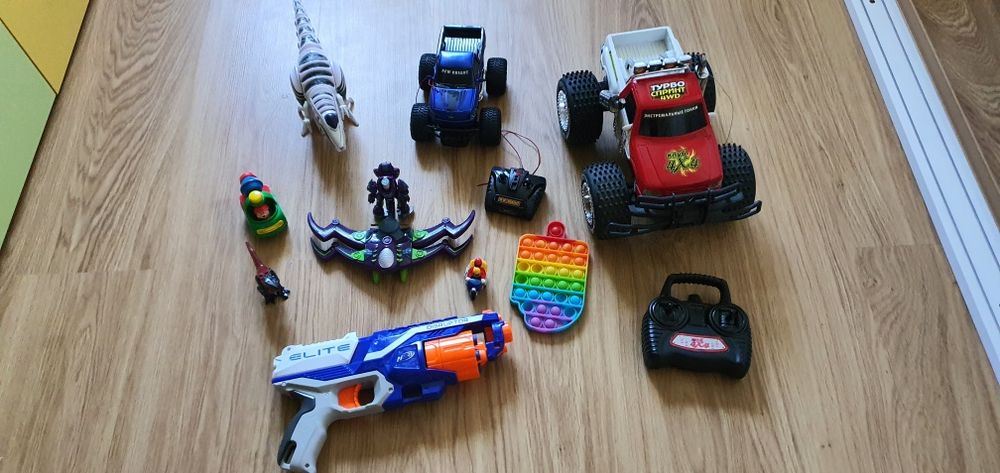 Пакет іграшок машини д/у, Nerf, динозаври