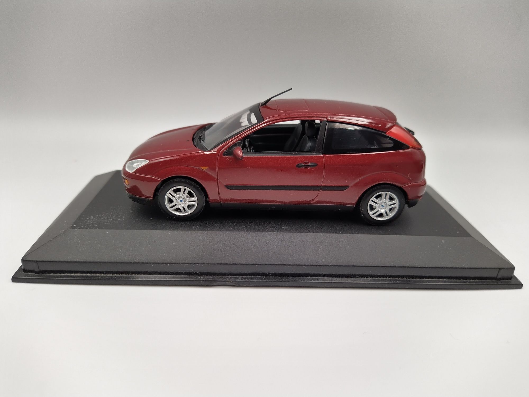 Ford Focus Minichamps Skala 1:43