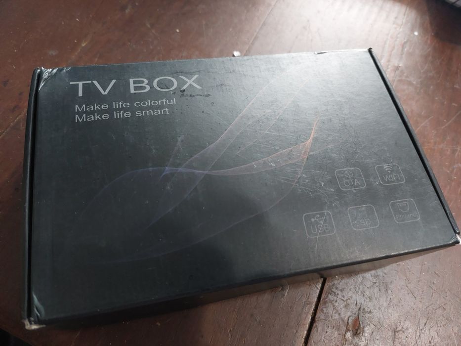 Smart box 4k 5G, nova na caixa

A levantar em Lisboa, Graça.