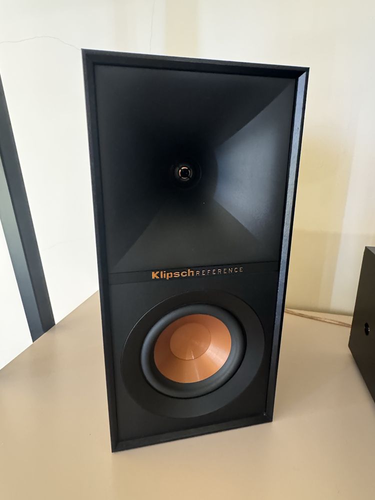 Colunas som Klipsch R 40M