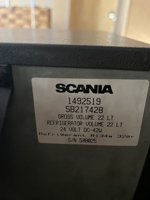 Продам автомобільний холодильник Scania. Стан гарний, все працює.