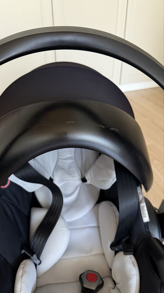 Автокрісло BABYZEN iZi Go Modular by BeSafe Black