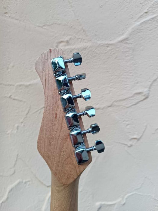 Электрогитара Електрогітара Fire Legend Cornel в гарному стані