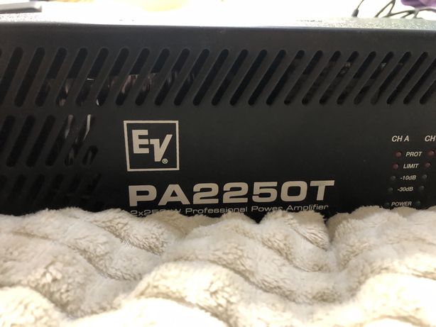 Electro-Voice PA2250T