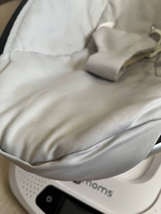 Заколисуючий центр 4moms mamaRoo 4.0