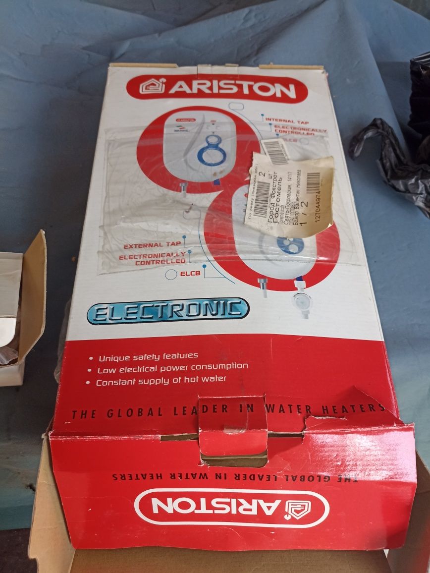 Продам проточный водонагреватель ARISTON новый.