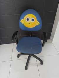 Fotel  do biurka dla dziecka z emontikonem