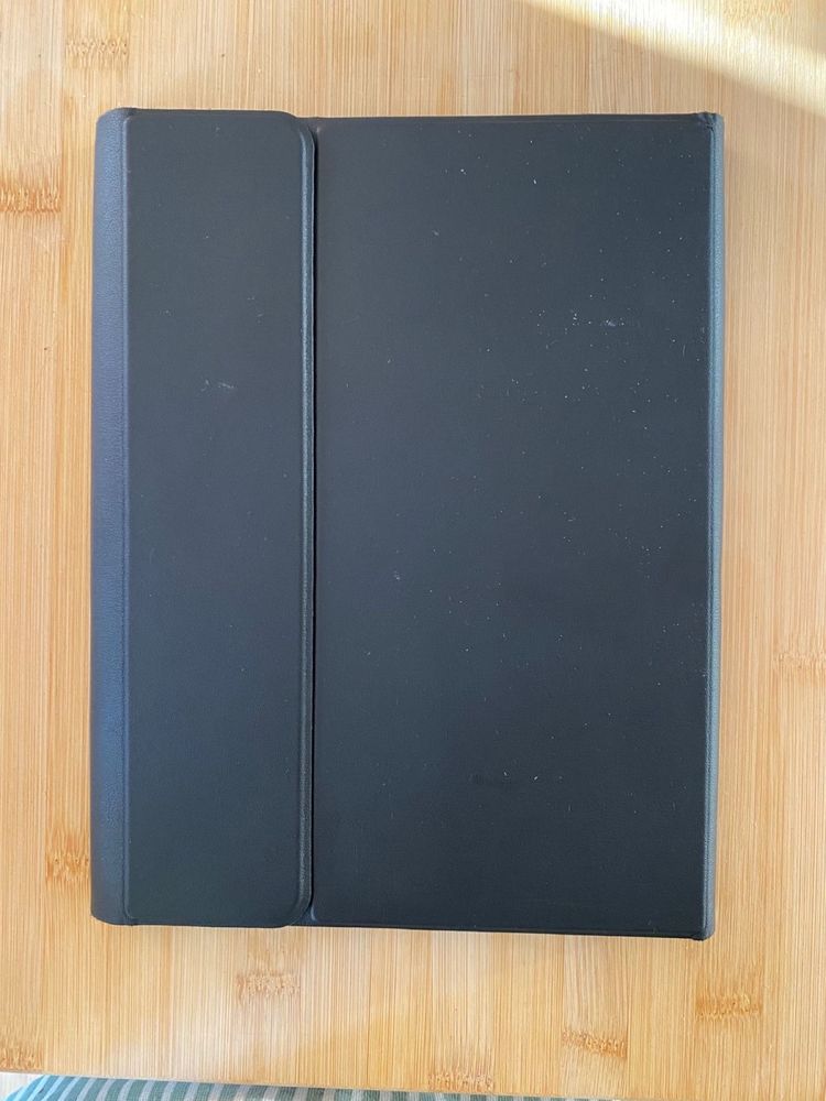 iPad 9ª Geração 64 GB (Wi‑Fi) – Cinzento Escuro + Acessórios