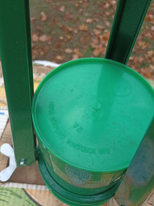 Подставка под елку