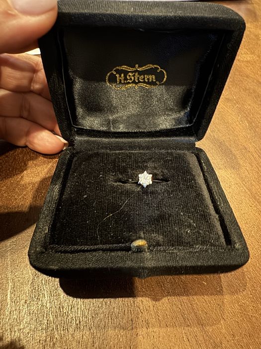 Anel Solitario diamante talhe brilhante H.Stern