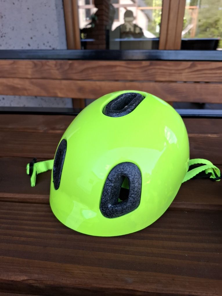 Kask rowerowy dla dziecka.