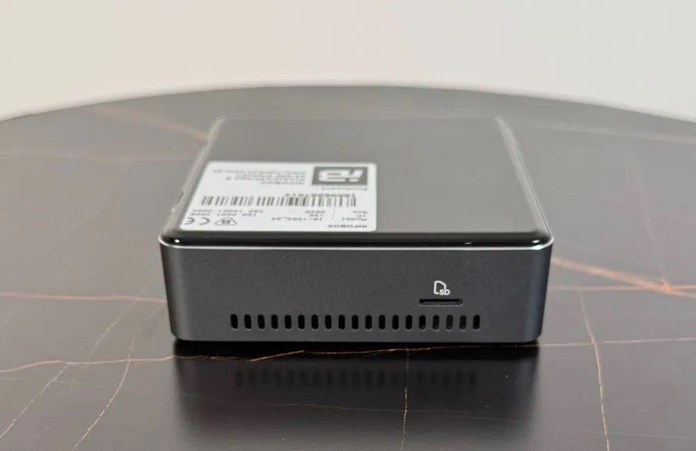 Komputer PC do biura Intel NUC, 4GB RAM, 256 NVMe, i3-7100U - F.VAT.