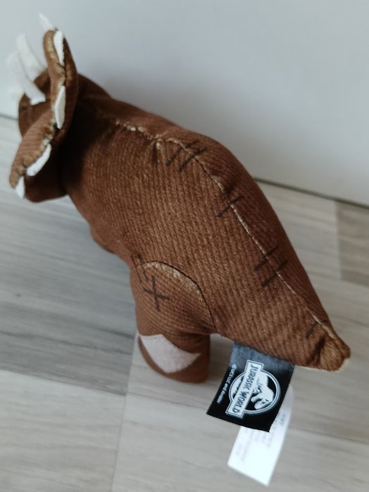 Jurassic World Park Jurajski Legacy Triceratops dinozaur maskotka 23cm