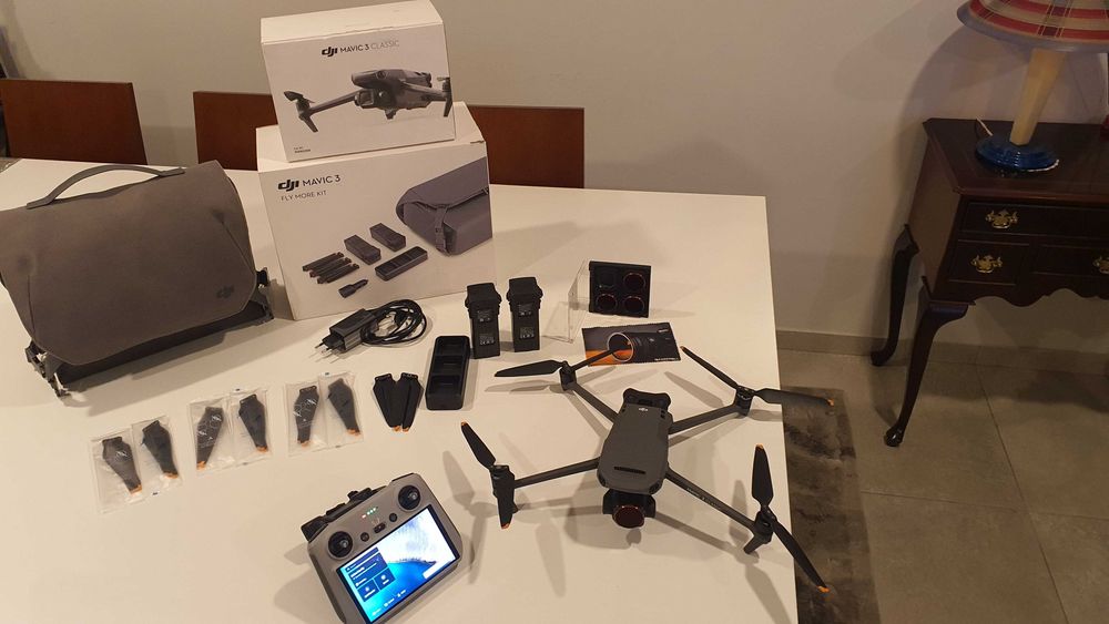 DJI Mavic 3 Classic + DJI RC + Fly More Combo + Filtros Freewell (Pack
