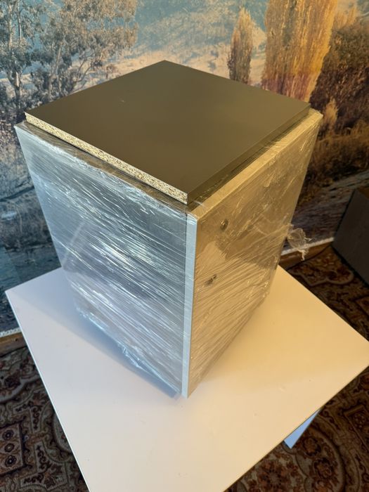 Тумба та тумба з умивальником