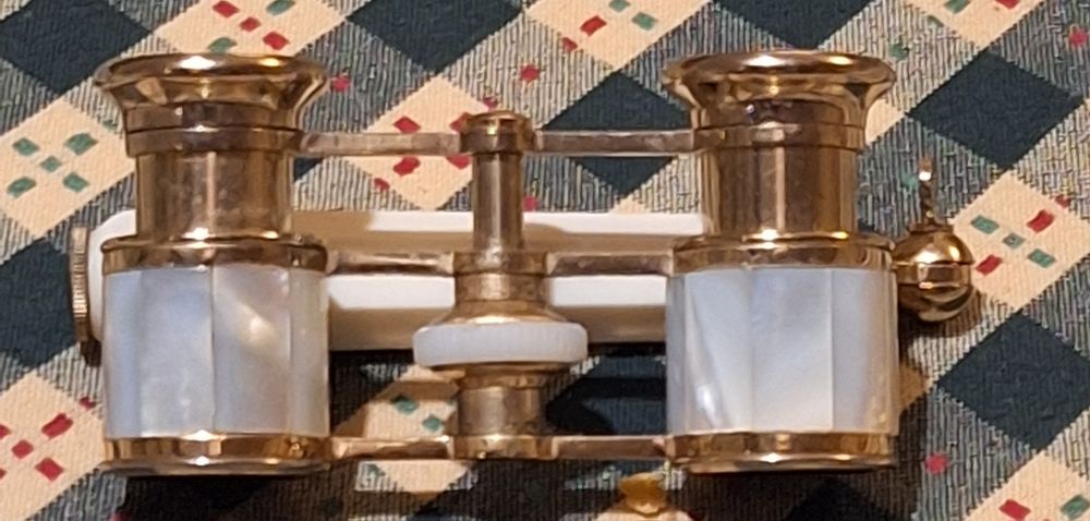 Binóculos antigos de teatro/opera