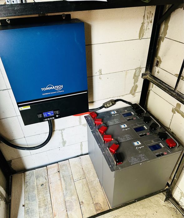 Продаж та монтаж гібридних інверторів. Системи резервного живлення