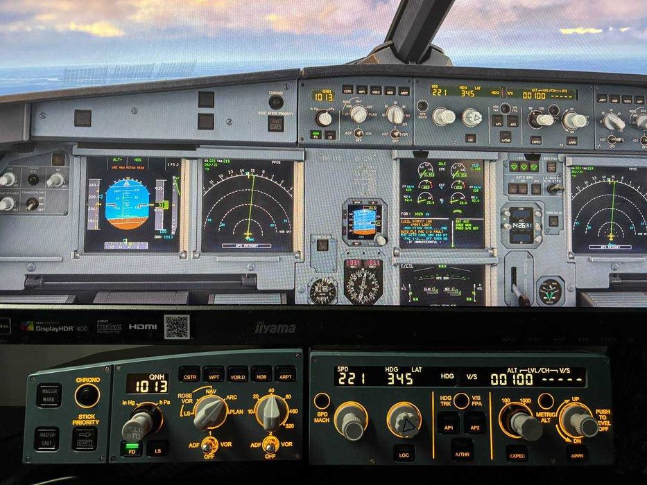 Zestaw EFIS i FCU od firmy Wingflex