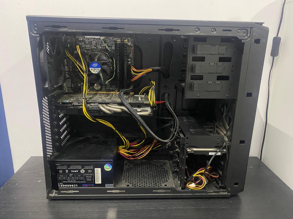 Torre Gaming de Gama Media