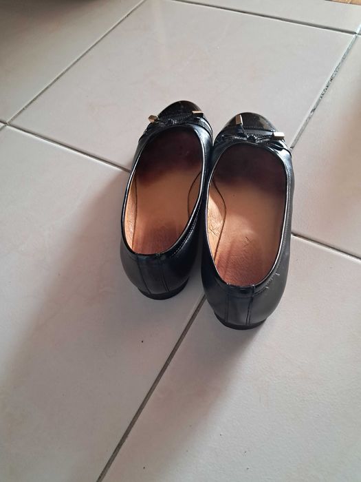 Vendo 4 pares de sapatos de senhora