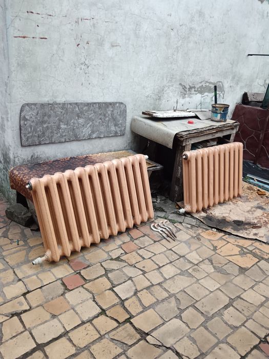 Батареи чугунные 12 и 10 секций. Цена за секцию 50 гривен