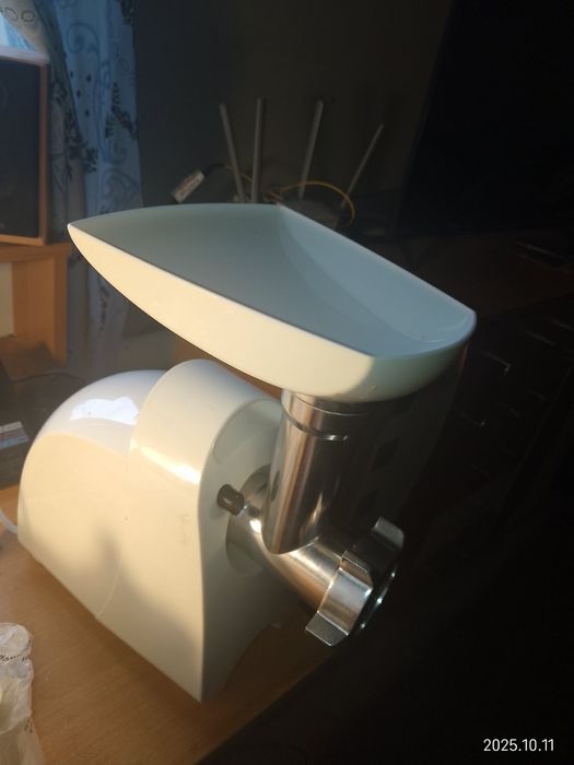 Мясорубка электрическая Aurora AU 3463