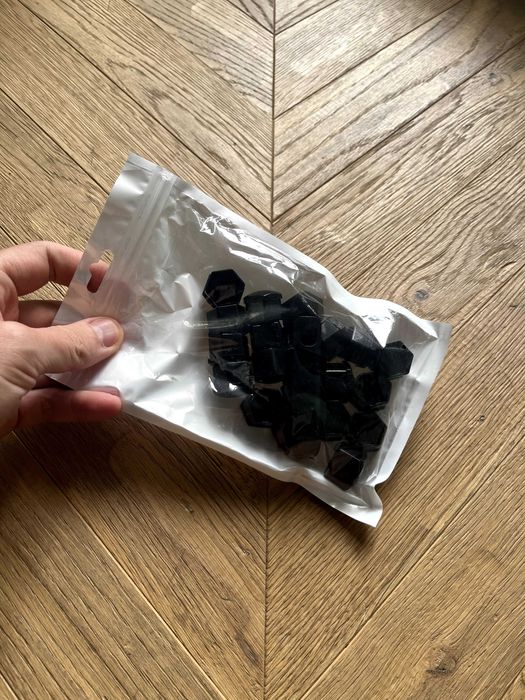 Nakrętki kół samochodowych 17 mm / 20 sztuk