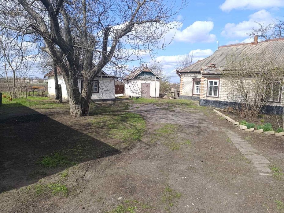 Продам будинок в селі