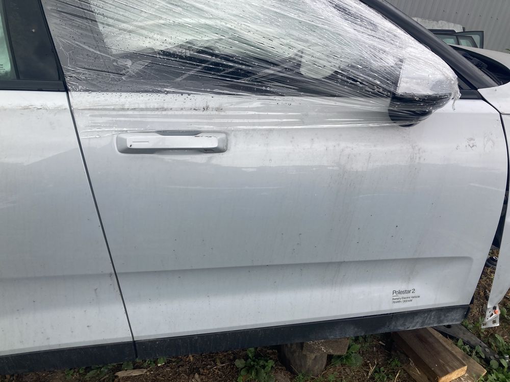 Двері Полестар 2 праві ліві