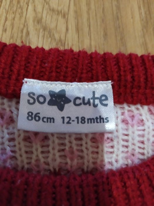 Продам два светрика на дівчинку 12-18місяців