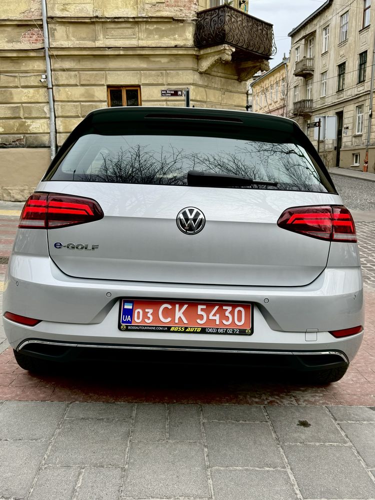 Volkswagen E-Golf Вольксваген е-гольф