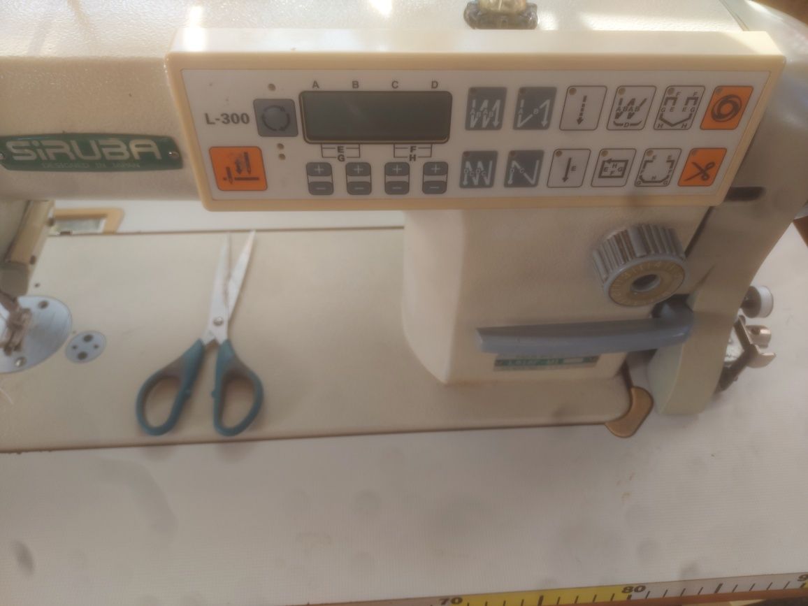 Maszyna stębnówka Siruba automat