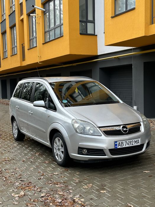 7- місна OPEL ZAFIRA-В 2008 рік Двигун 1.8 бензин Один власник