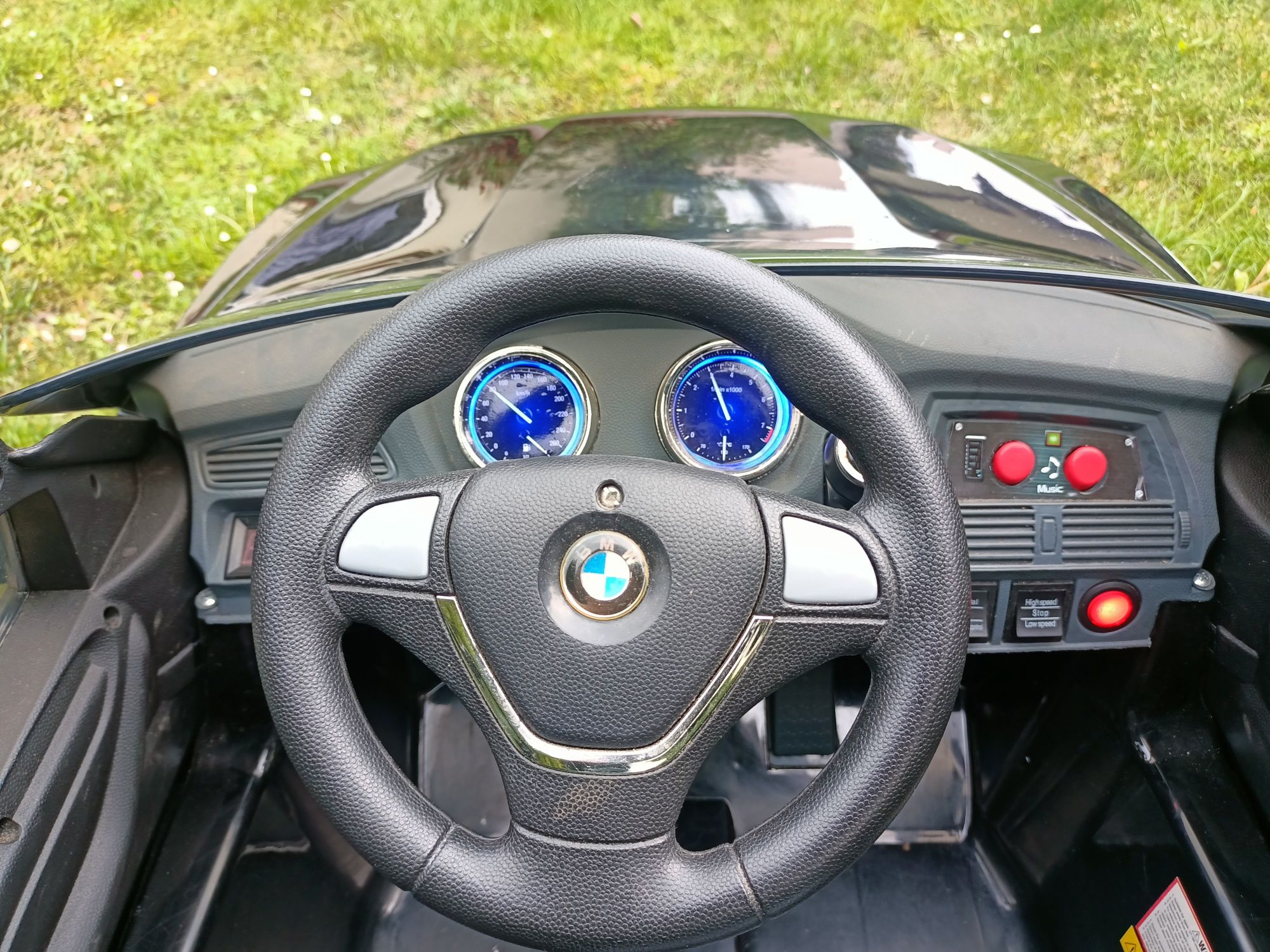 Auto BMW X6 na akumulator dla dziecka