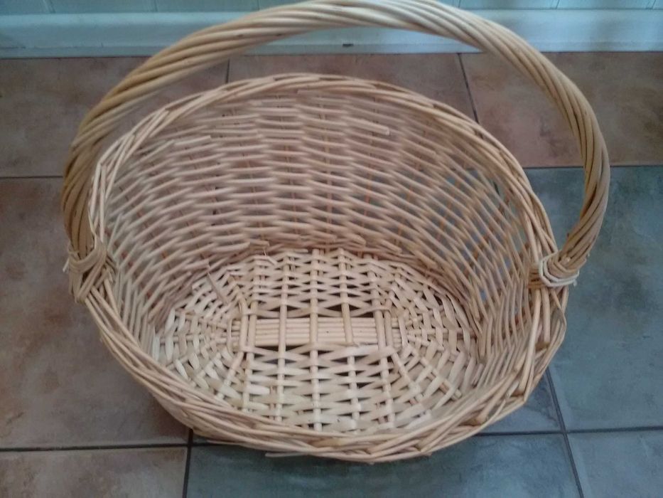 Koszyk koszyczek wiklinowy ładny 38 dlu. 28 szer.